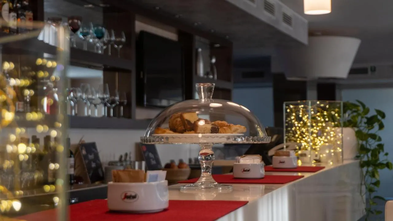 Cavallo Hotel Noventa Di Piave 4*,