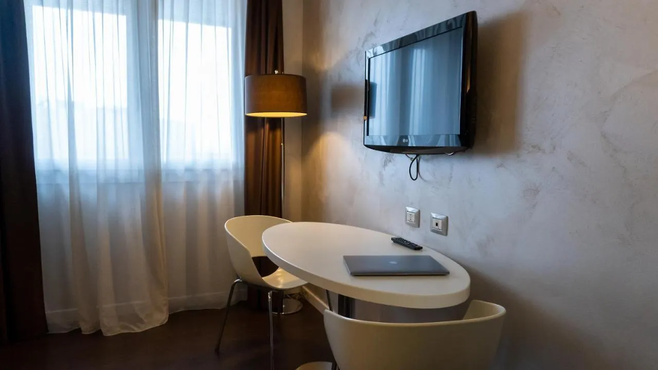 Cavallo Hotel Noventa Di Piave 4*,
